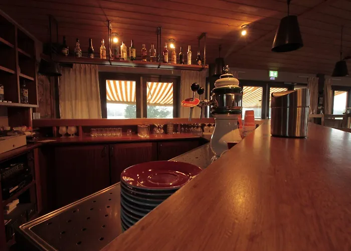 Отель Human & Horse 3*