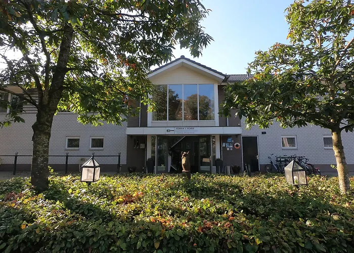 Hotel Human & Horse 3*