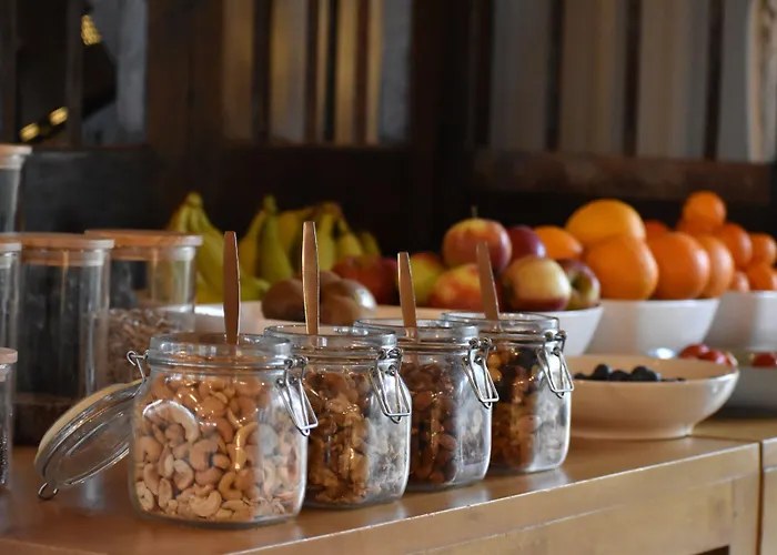 Hotel Human & Horse 3*