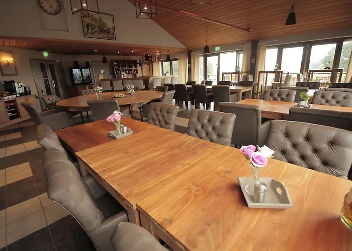 Human & Horse ホテル